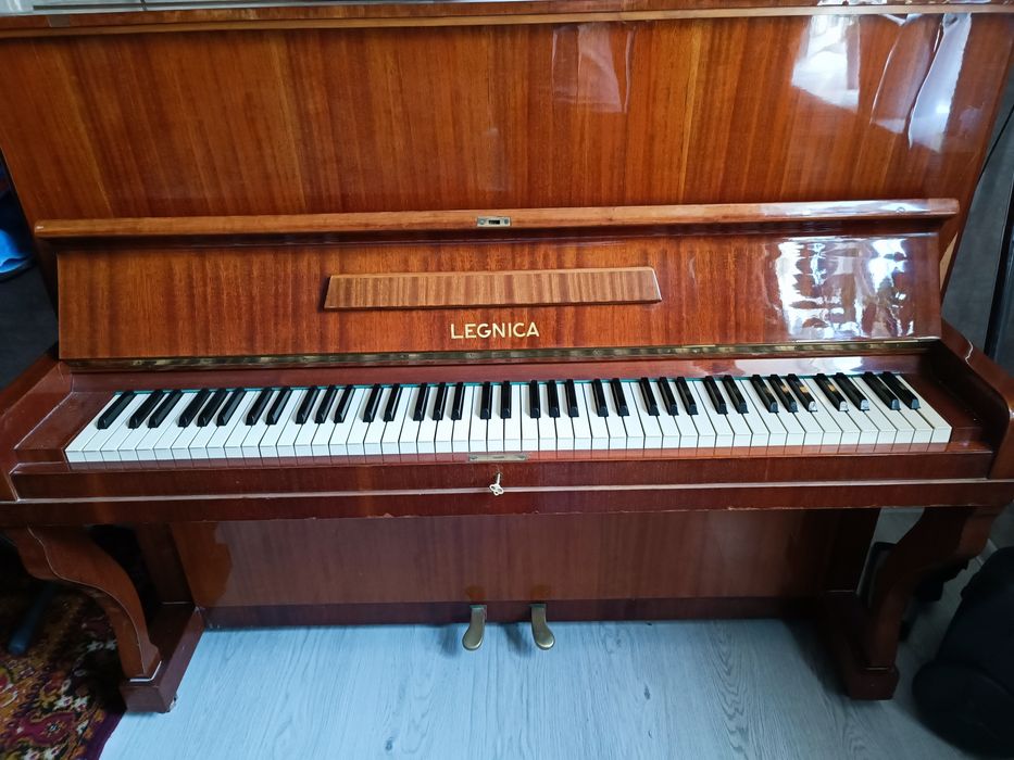 Продам фортепиано LEGNICA