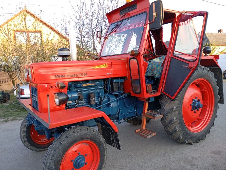 Vând tractor U650