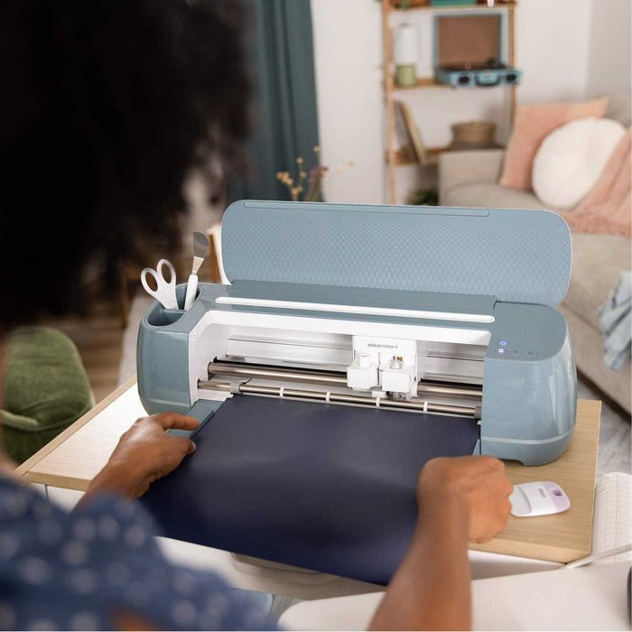 Професионален Режещ плотер CRICUT Maker 4