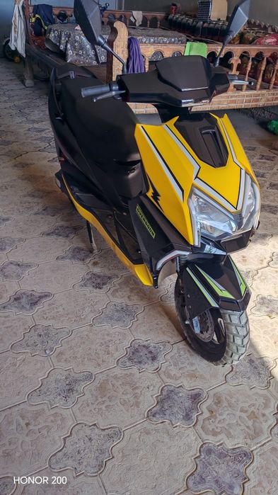 Elektr skuter sotiladi, holati ideal, prabegi kam