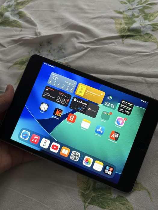 Продам ipad mini 4