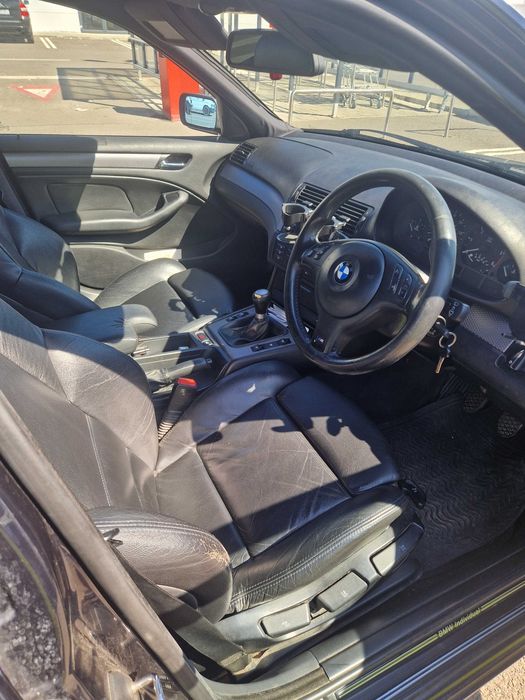 Vind BMW -E46 - ATENTIE -Cu volanul pe partea dreapta