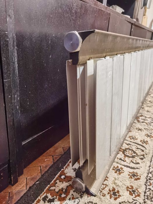 Алуминиев радиатор с 22 лидера. Никога не е бил монтиран!