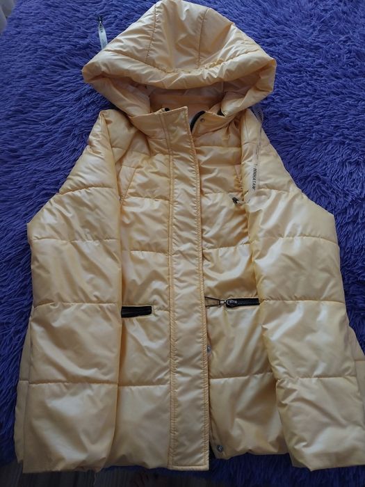 Продаю куртку сезон осень