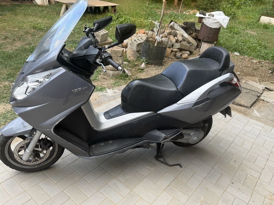 Vand scuter Peugeot 125(se poate conduce cu cat B)