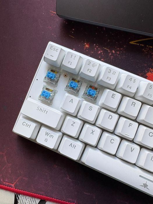 tastatura mecanica wakizashi-2 white shark
