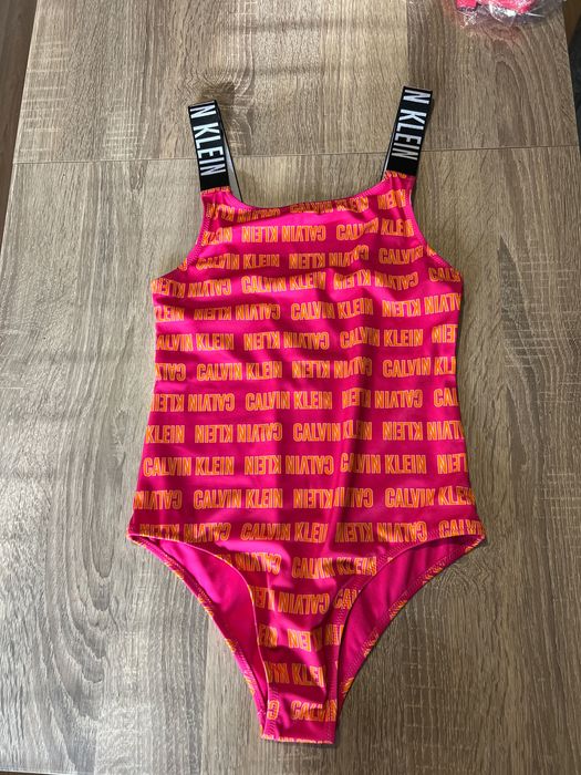 Calvin Klein нов цял бански 14-16 г