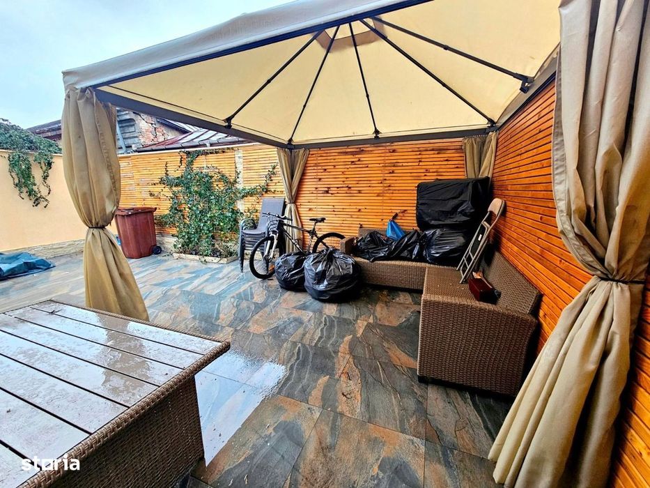 De vanzare - Casa 2 camere, renovata - singur in curte -Piata Centrala