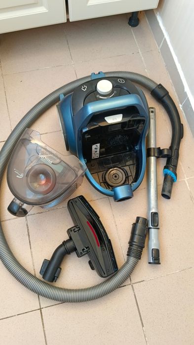 Пылесос Philips 2000W