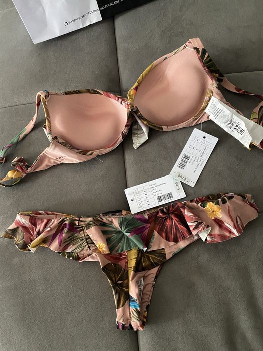 Calzedonia Capri бански