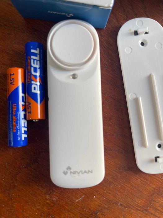 Alarmă inteligentă pentru ușă Nivian cu WiFi, senzor magnetic fără fir, cu aplicație mobilă, buton manual și sirenă de 100 dB (pachet de 3)
