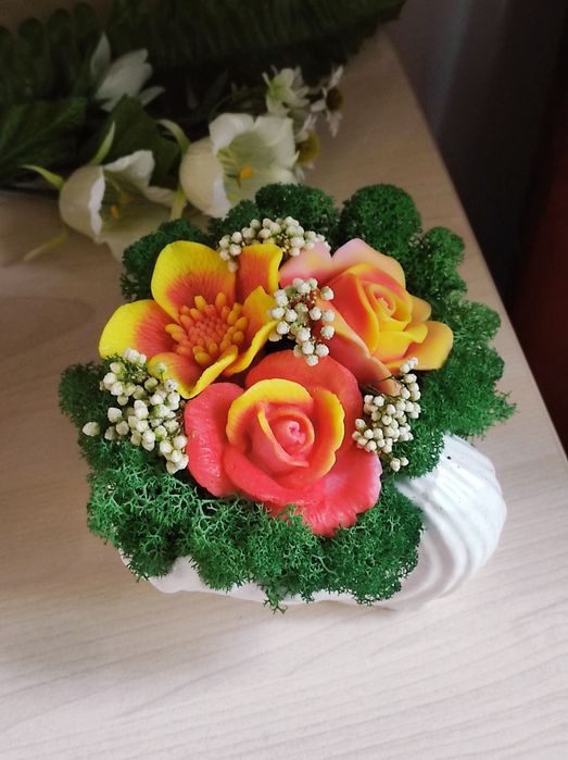 Ръчно изработена кашпа с глицеринови сапуни и скандинавски мъх