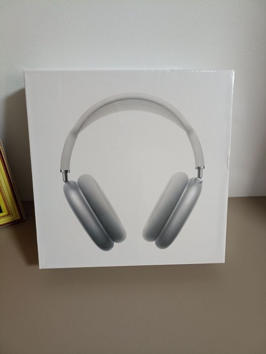 Срочно продам наушники airpods Max