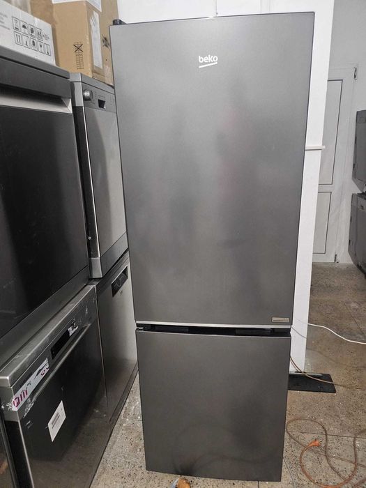 Frigider Beko, 301 l, No Frost, Inverter, AeroFlow, HarvestFresh, H 179.6 cm, Gri Nou!