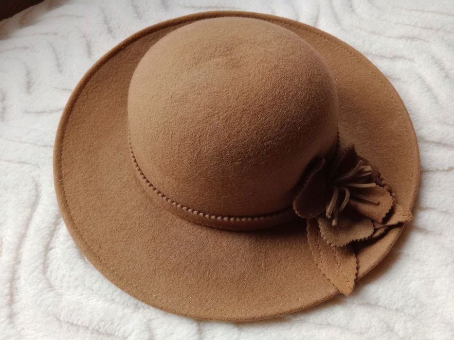 Продавам шапки за сезона