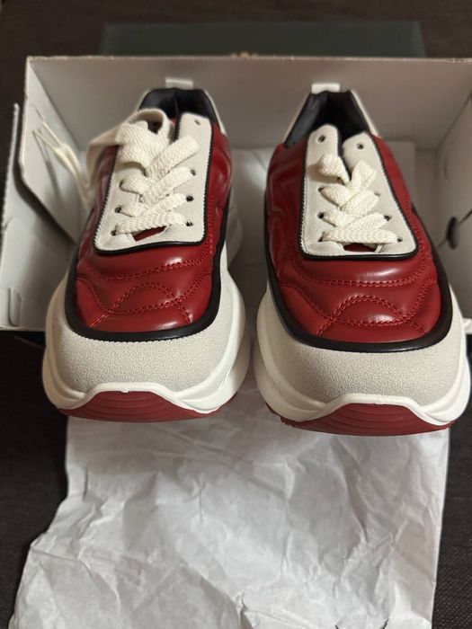 Кросы новые 42 размер срочно