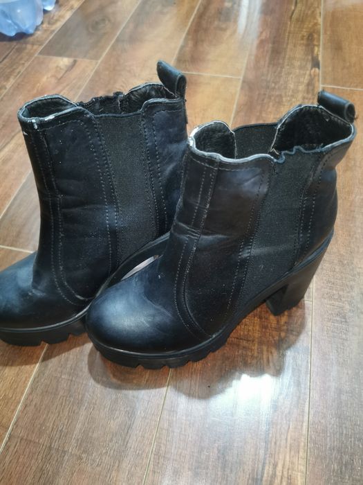 Ghete versage plus altele