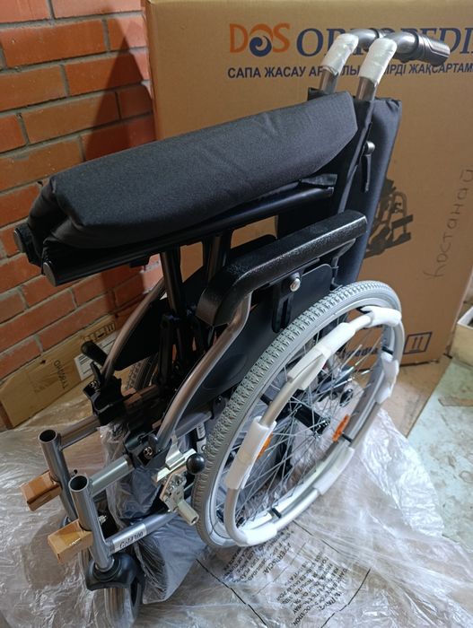 Коляска инвалидная новая , прогулочная