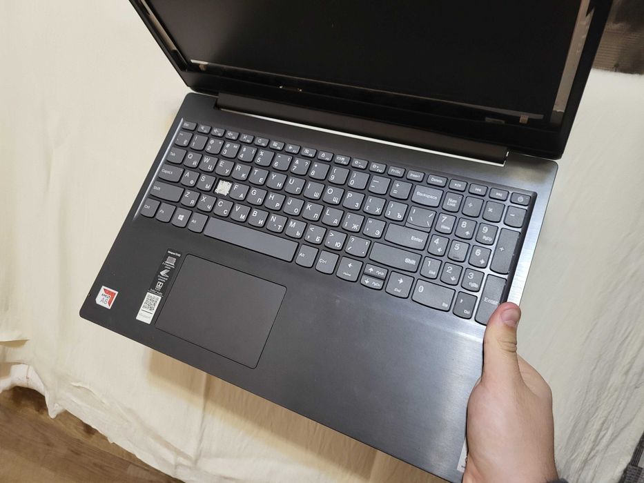 Lenovo S145-15AST