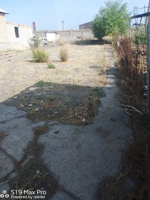 Чирчик Шахар юмолок 8 сотих 3 хона 29900$ свое без ремонт