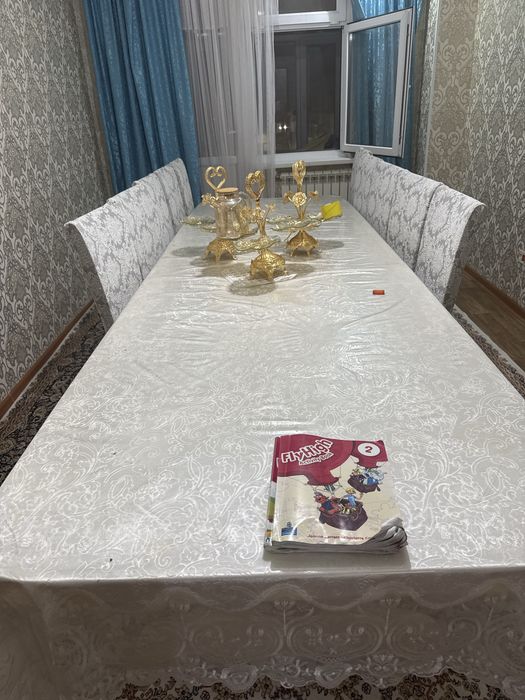 Стол и стулья сатылады