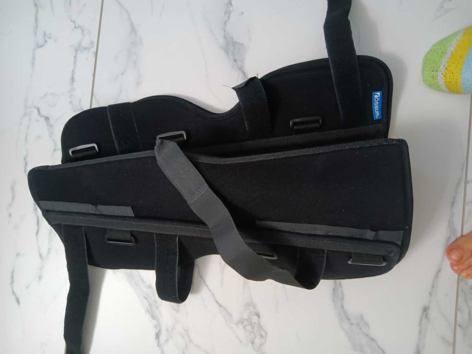 шина за обездвижване на коляно