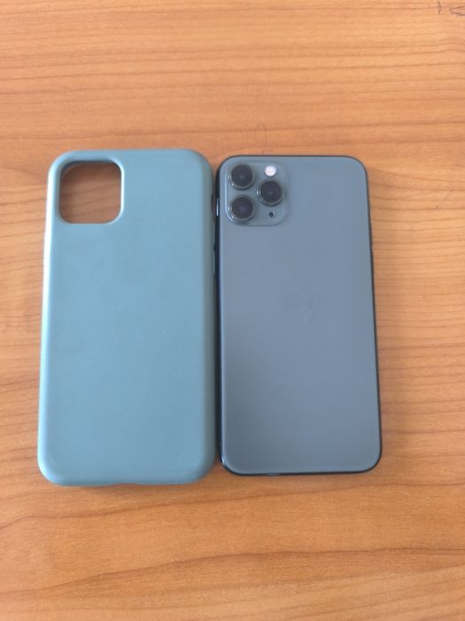 Vând iPhone 11 pro cu husa inclusa