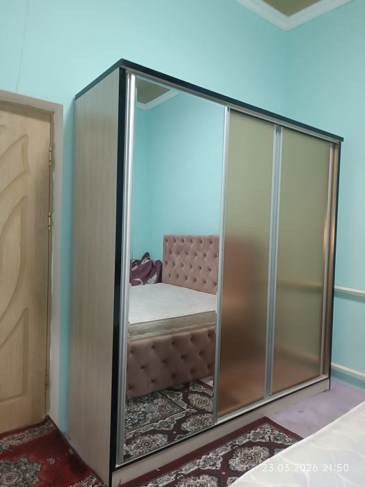 Mebel sotiladi holati yaxshi materiali Akrel, laminat ishlatilgan toza
