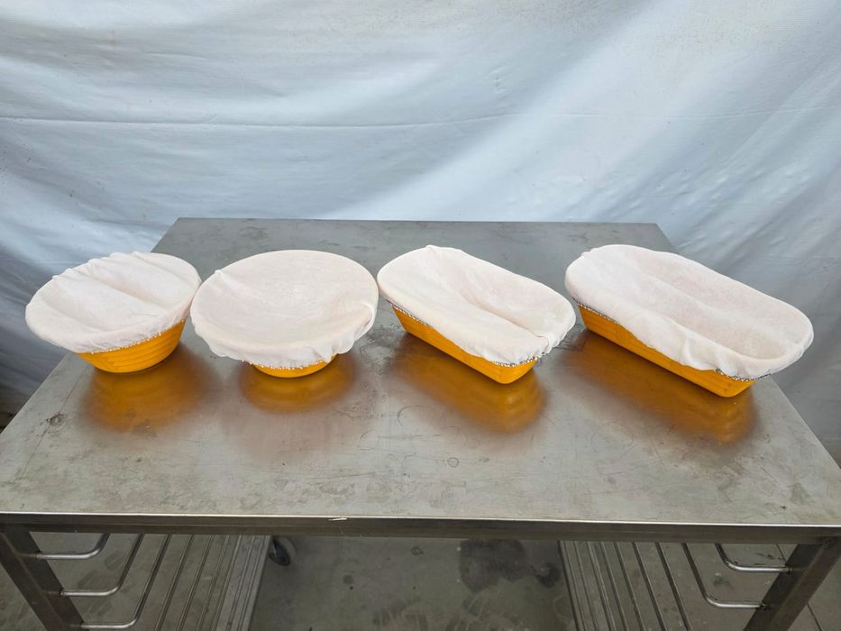 Пластмасови форми за втасване на хляб с плат