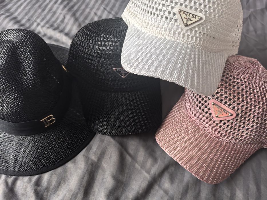 Шапки с козирка и капели