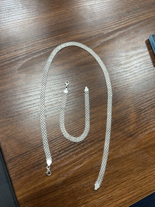 kumush komplekt sotiladi