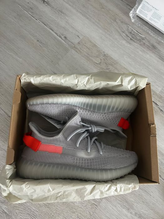 Yeezy Boost 350 V2 Tail Light
