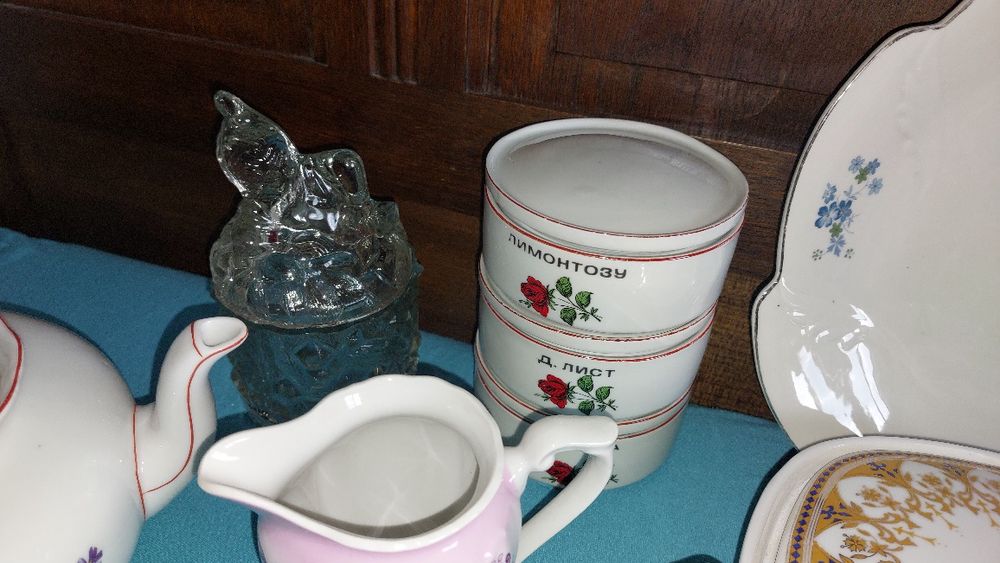 Перфектни, неизползвани български порцеланови съдове Изида