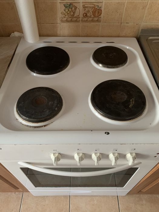 Электрическая плита.