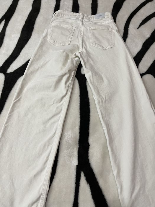 Blugi albi XS monday