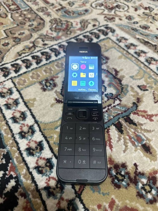 Nokia 2720 Flip 4G doʻkondan 10 yil garantiya bor karobka bir 2023 yi
