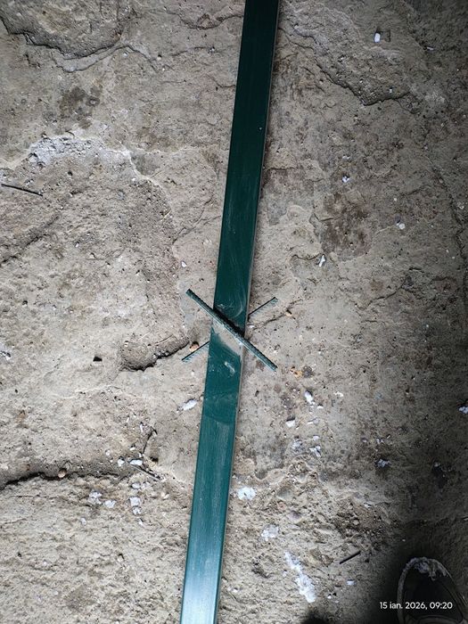 Stâlpi fier pt  gard