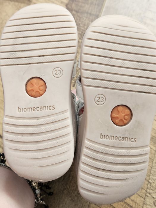 Sandale fetite Biomecanics  mărimea 23