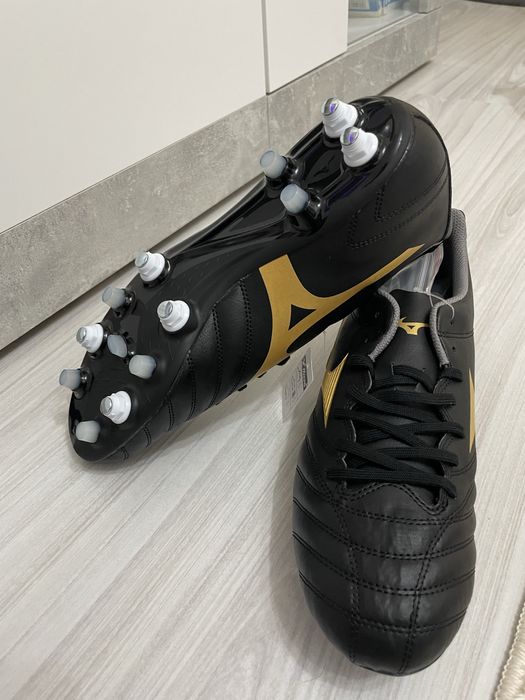 Бутонки Mizuno черни