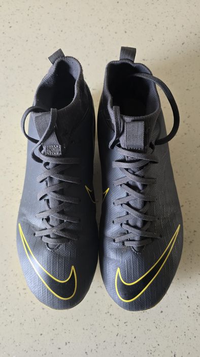 De vânzare ghete de fotbal Nike 38,5 marime.