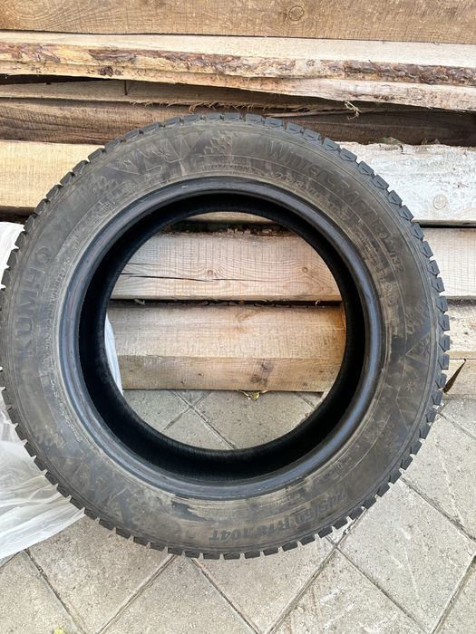245/50 R18 Kumho Winterkraft WI32