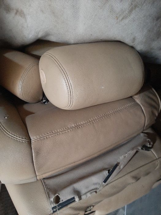 Продам сиденья  на туарег 3.2.