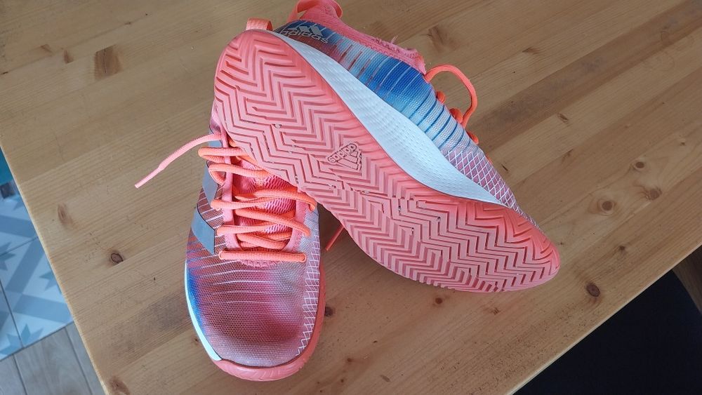 Дамски маратонки за тенис на корт Adidas