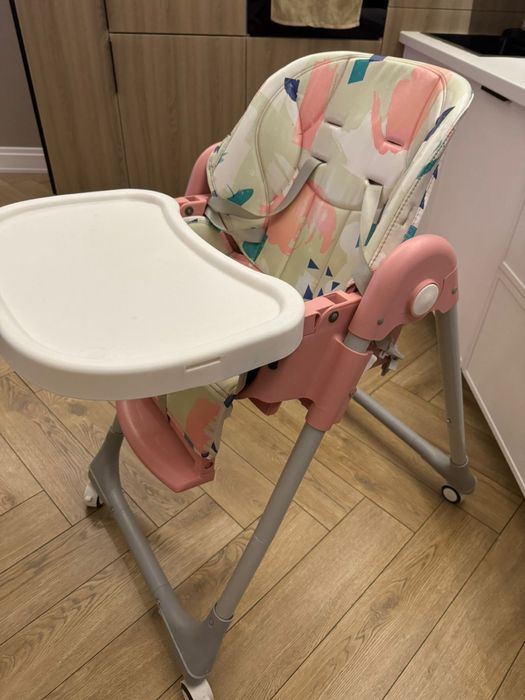 Продам стульчик для кормления , б/у в хорошем состоянии, на колесиках,