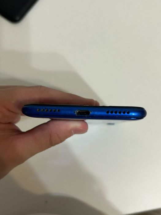 Телефон Huawei Y7