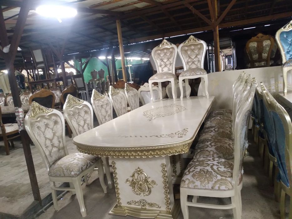 Mexmonxona uchun stol stullar