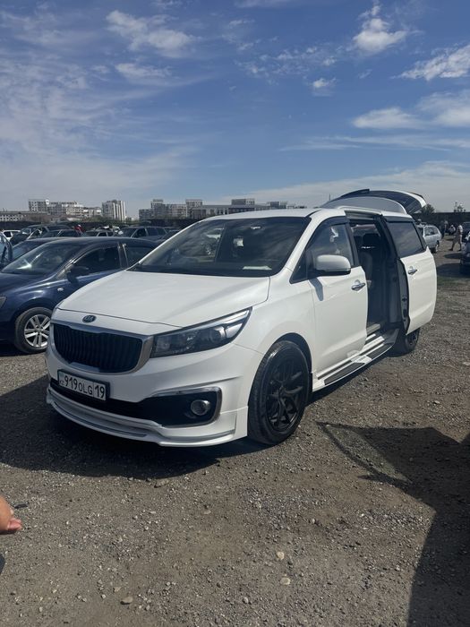 Kia Carnival 9 местный