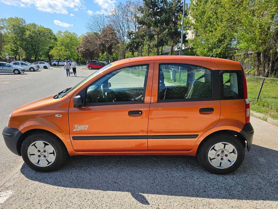 Fiat Panda 2008, benzină, 13.000 km reali, utilizată puțin și ținută în garaj