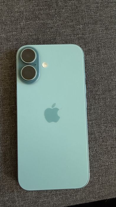 Комплект iPhone 16 128GB + Apple Watch Series 6