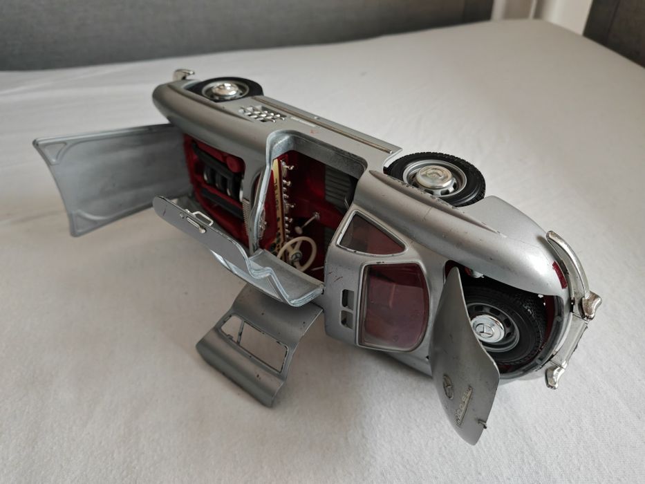 Macheta Mercedes 300 SL Burago 1/18